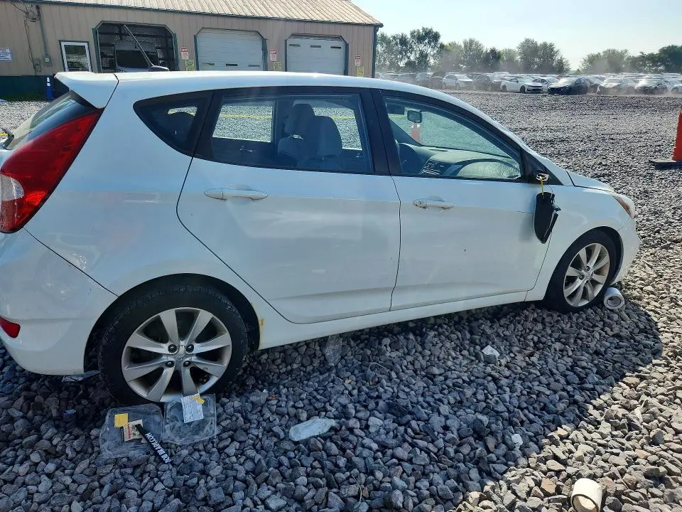 2012 HYUNDAI ACCENT SE  