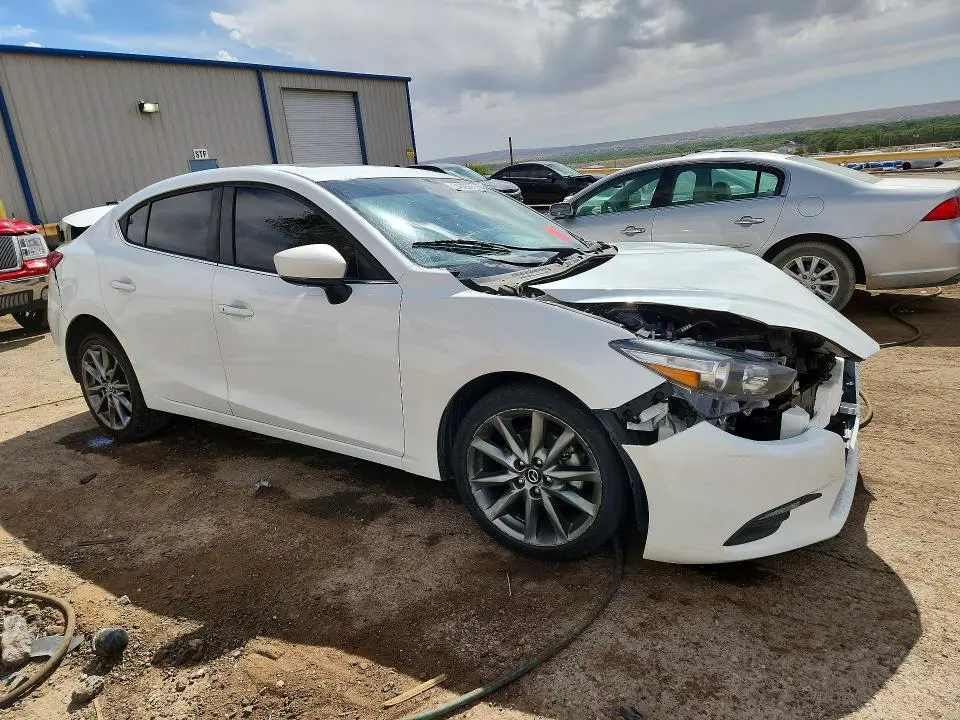 2018 MAZDA 3 TOURING  