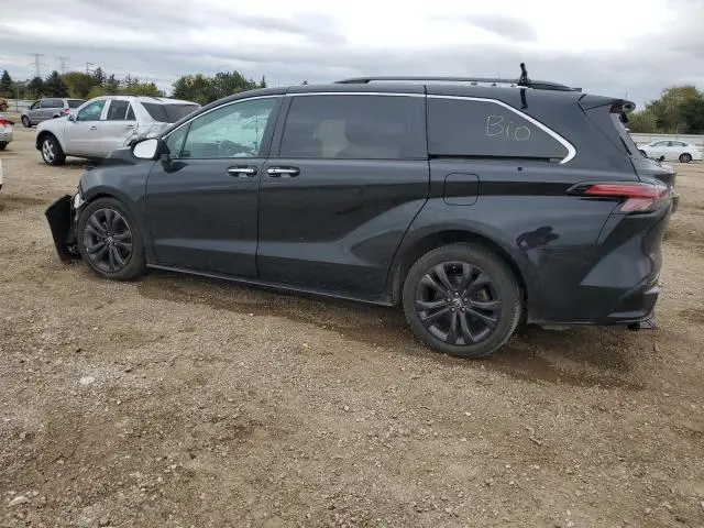 2022 TOYOTA SIENNA XSE  
