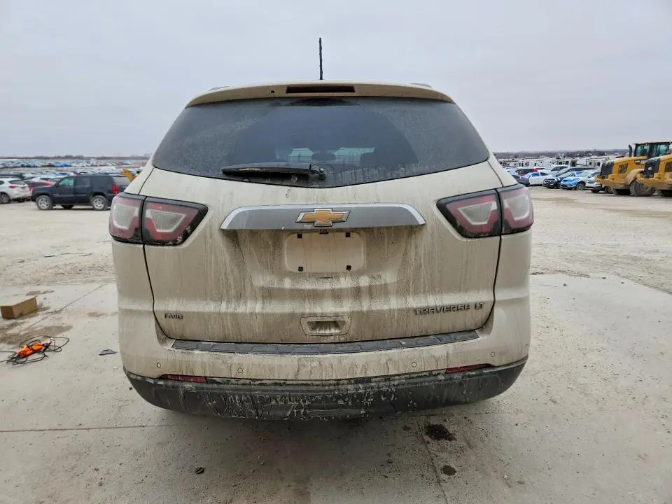 2015 CHEVROLET TRAVERSE LT  