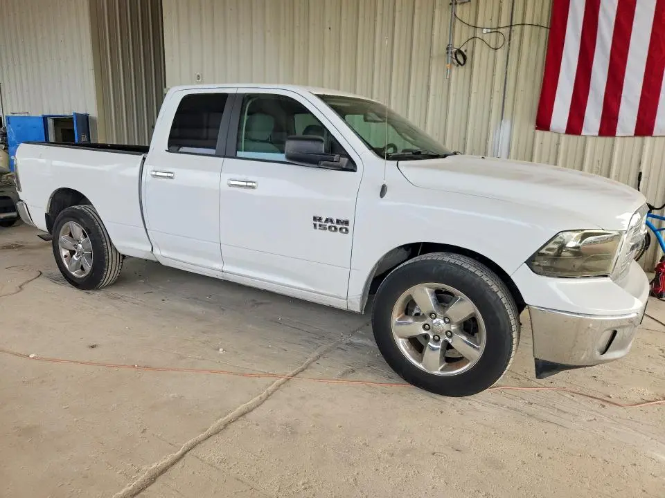2016 RAM 1500 SLT  
