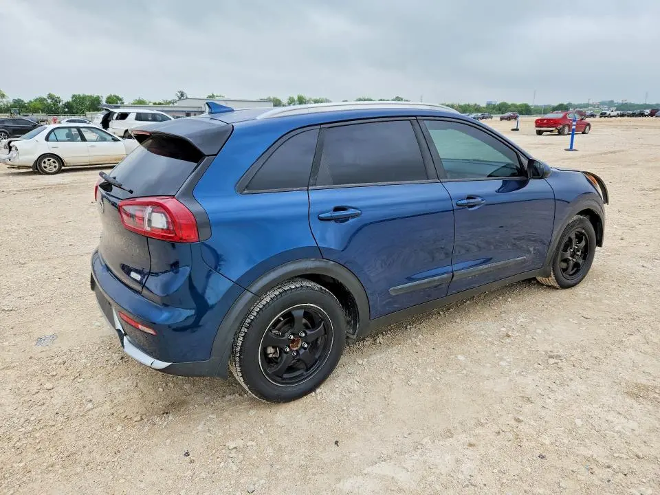 2017 KIA NIRO LX  