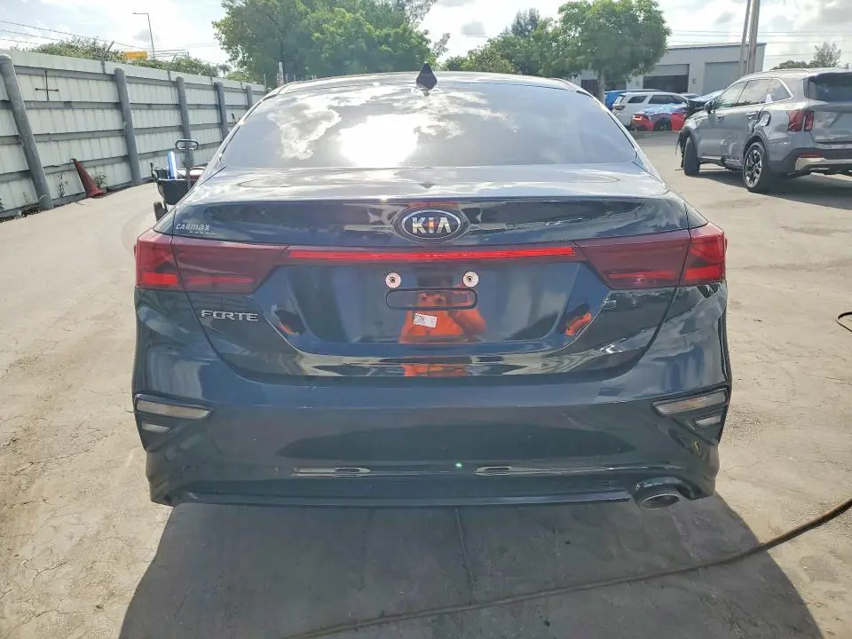 2021 KIA FORTE LXS  