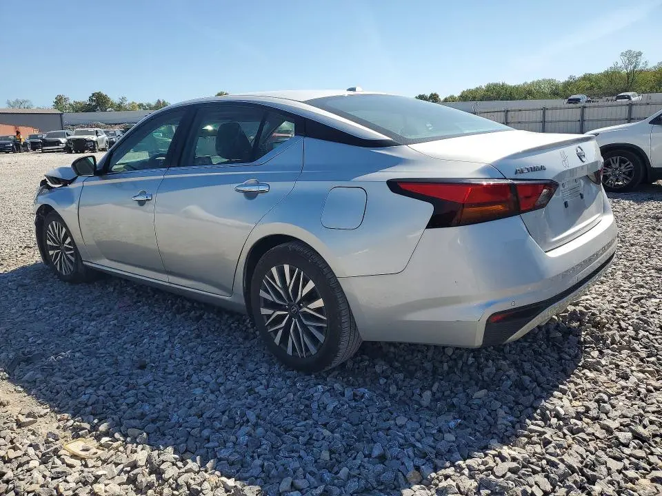 2024 NISSAN ALTIMA SV  