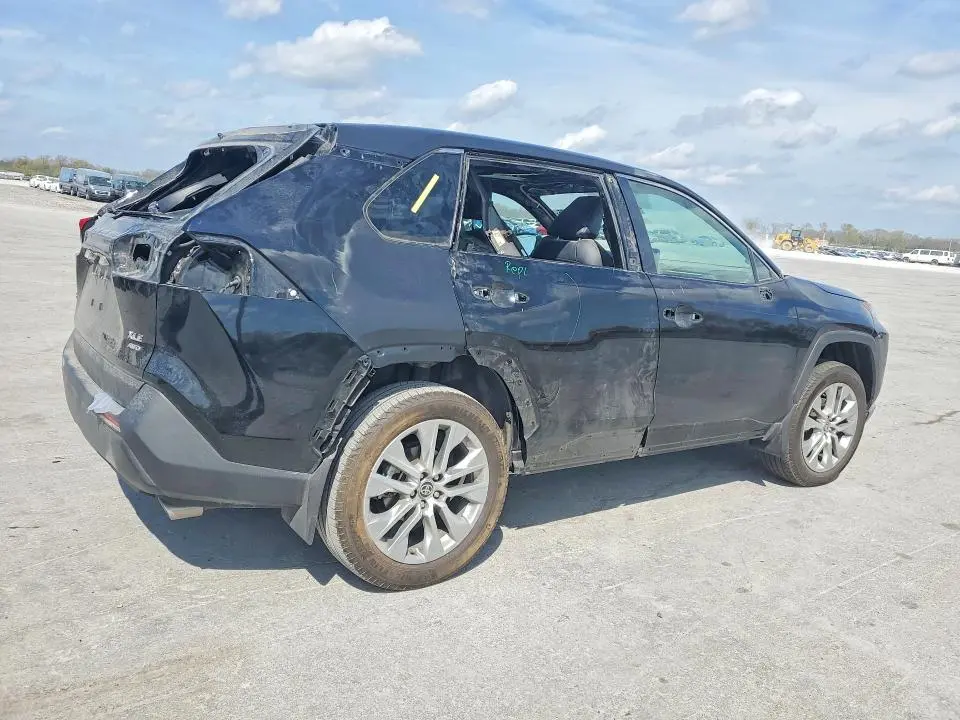 2024 TOYOTA RAV4 XLE PREMIUM  