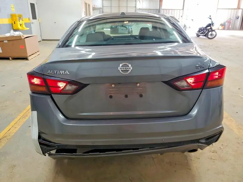 2021 NISSAN ALTIMA SR  