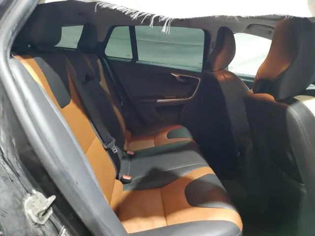 2018 VOLVO V60 CROSS COUNTRY PREMIER  