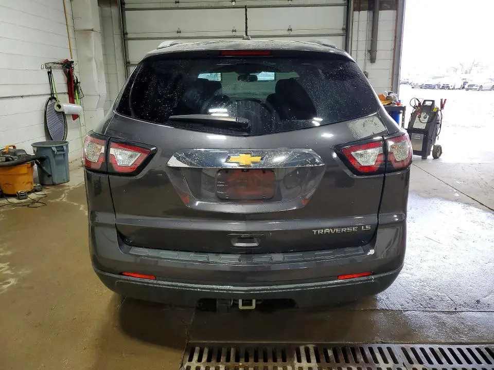 2013 CHEVROLET TRAVERSE LS  