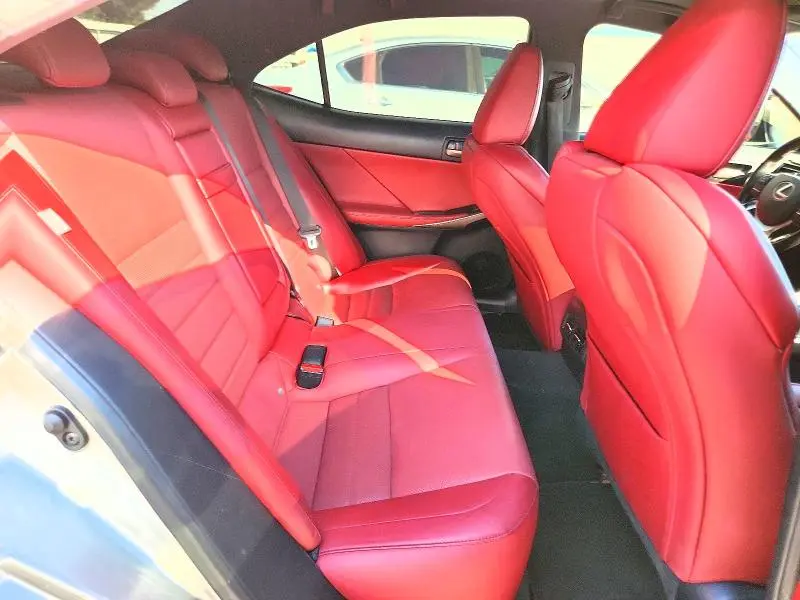2019 LEXUS IS 300  