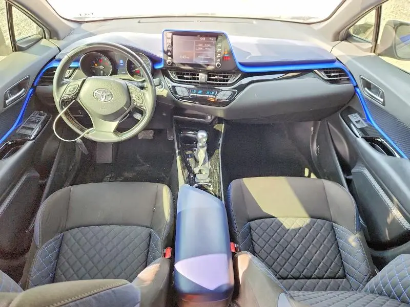 2020 TOYOTA C-HR XLE  