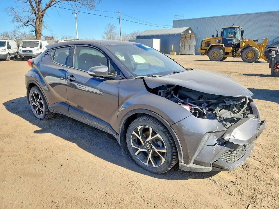 2022 TOYOTA C-HR XLE  
