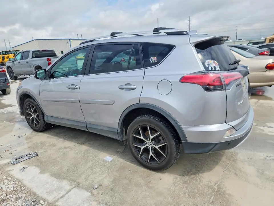 2016 TOYOTA RAV4 SE  