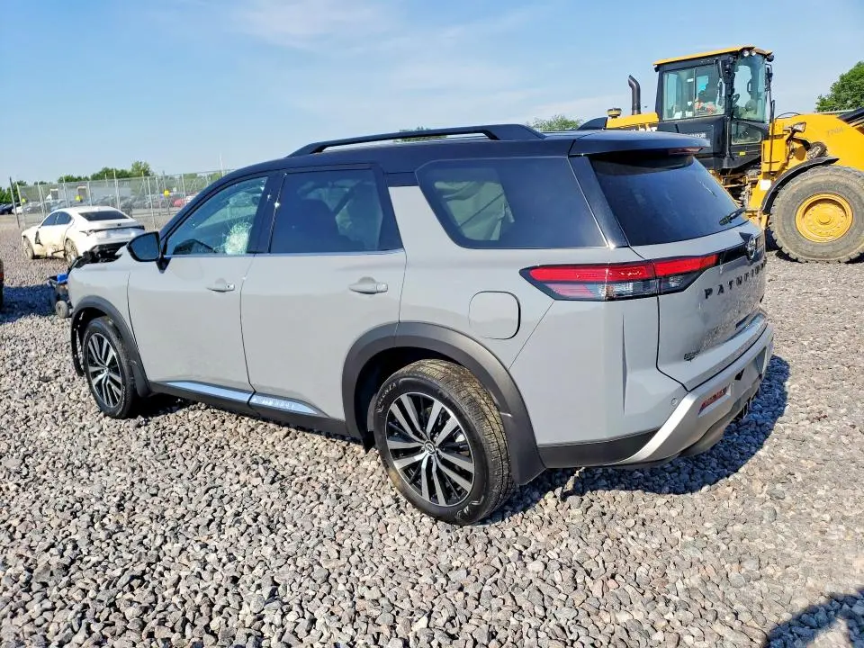 2025 NISSAN PATHFINDER PLATINUM  