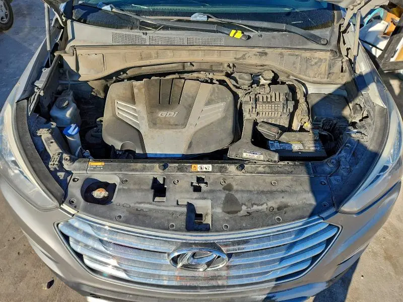 2016 HYUNDAI SANTA FE SE  