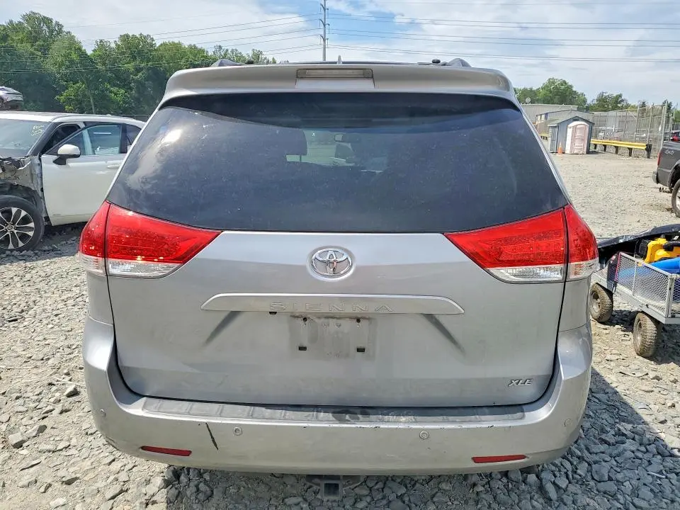 2011 TOYOTA SIENNA XLE 8-PASSENGER  