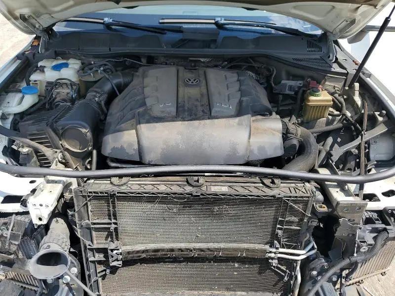 2014 VOLKSWAGEN TOUAREG V6 TDI  