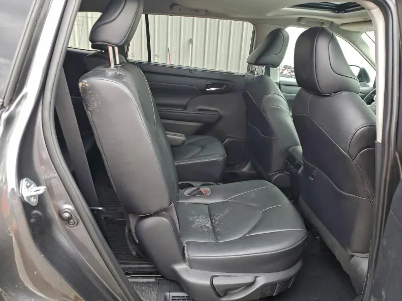 2021 TOYOTA HIGHLANDER HYBRID XLE  