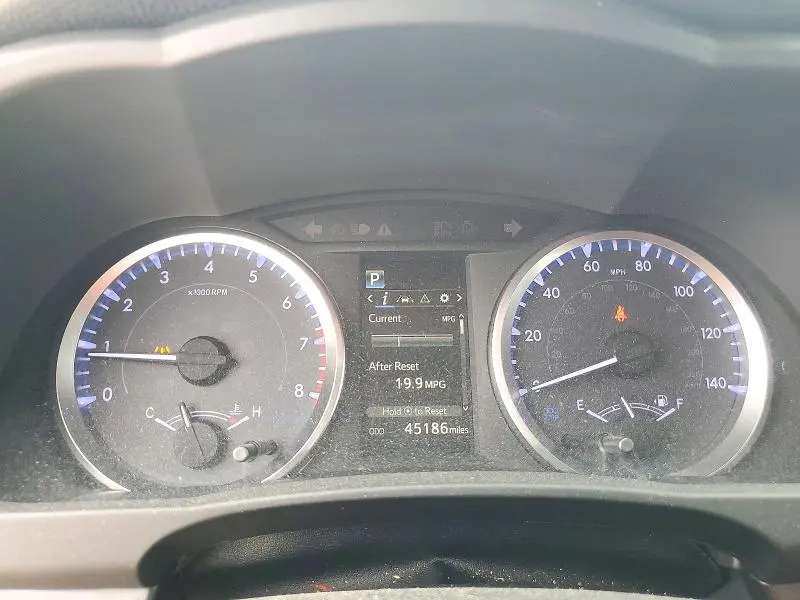 2019 TOYOTA HIGHLANDER LE  