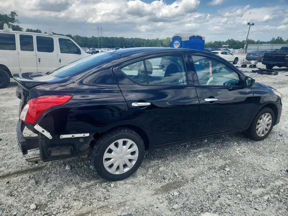 2018 NISSAN VERSA SV  