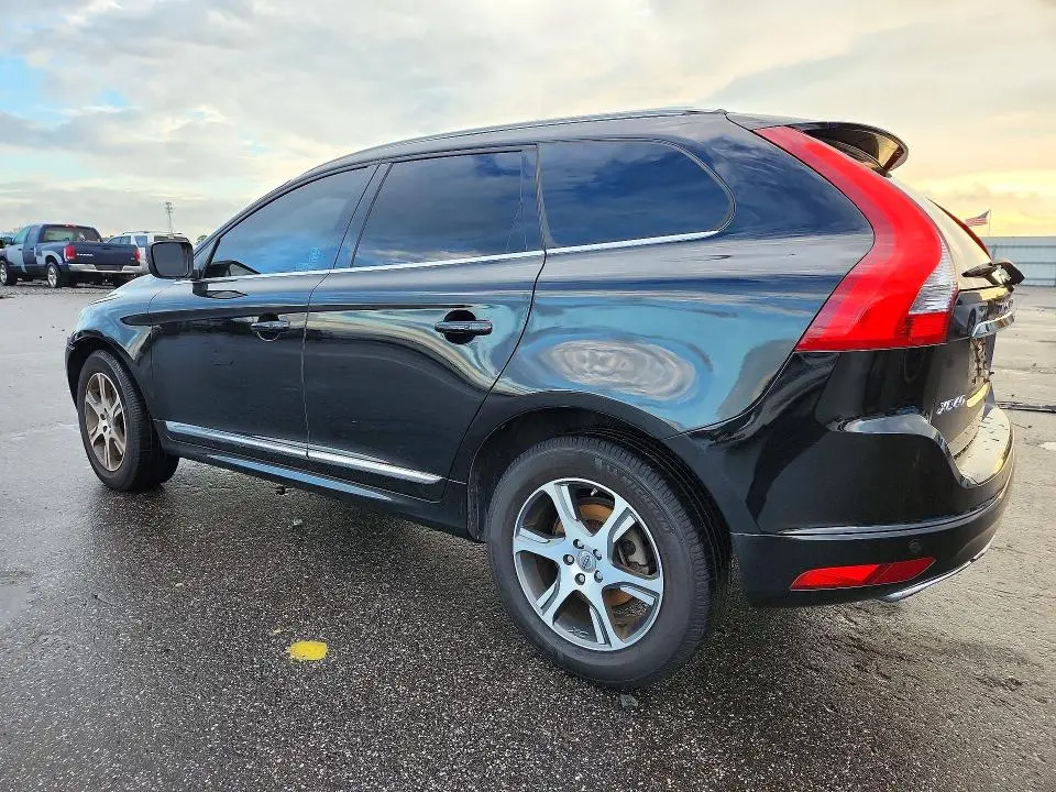2015 VOLVO XC60 T6 PREMIER  