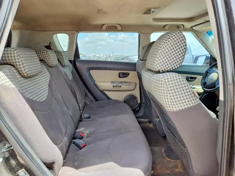 2010 KIA SOUL +  