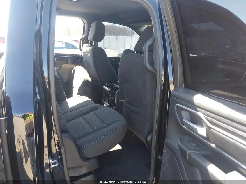 2021 RAM 1500 BIG HORN  4X4 6'4 BOX