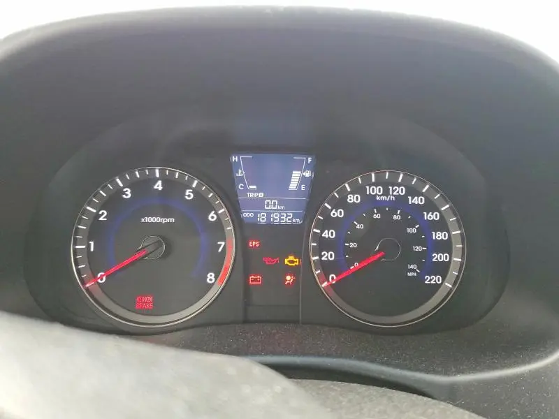 2012 HYUNDAI ACCENT SE  