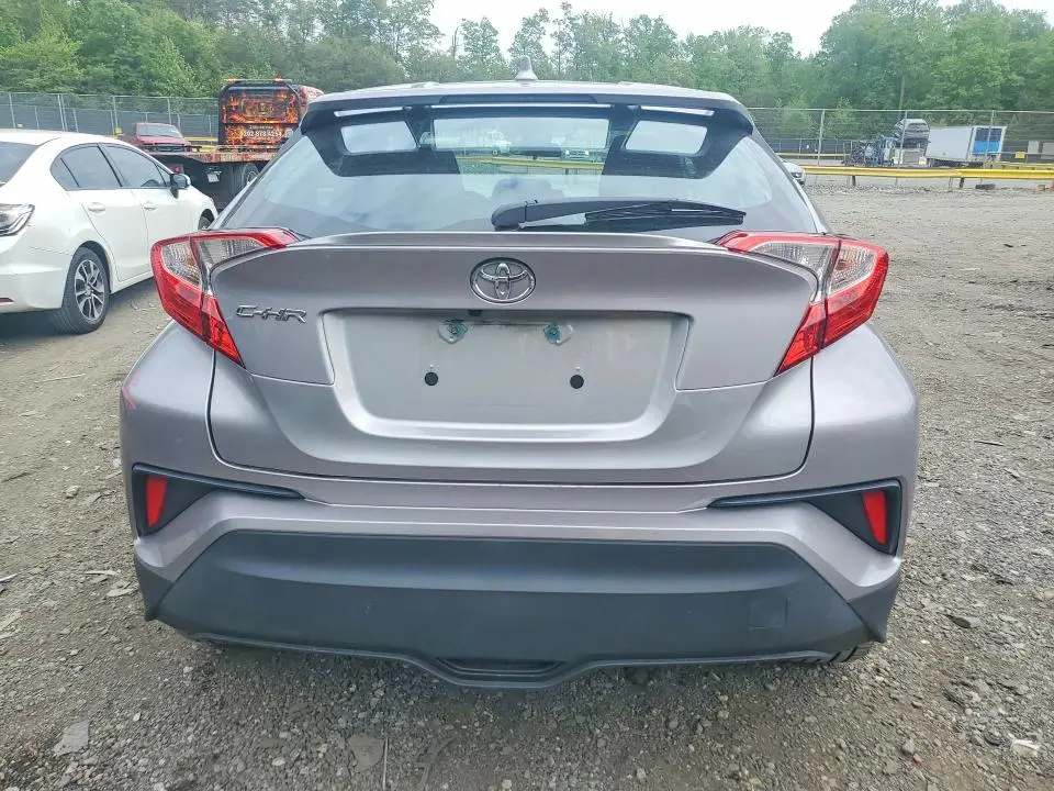 2020 TOYOTA C-HR LE  