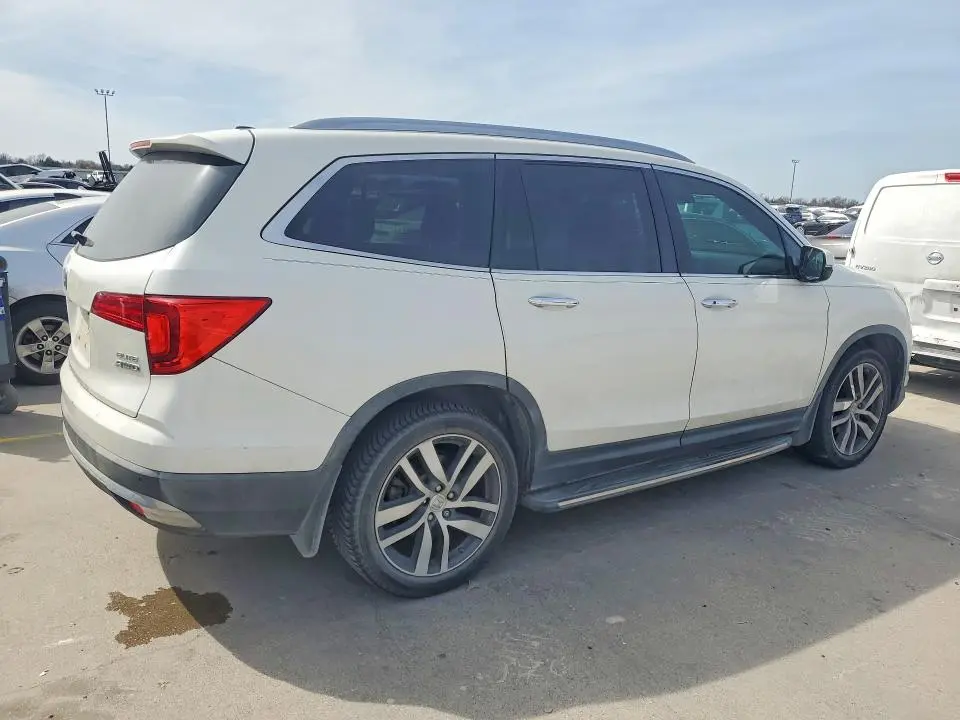 2017 HONDA PILOT ELITE  