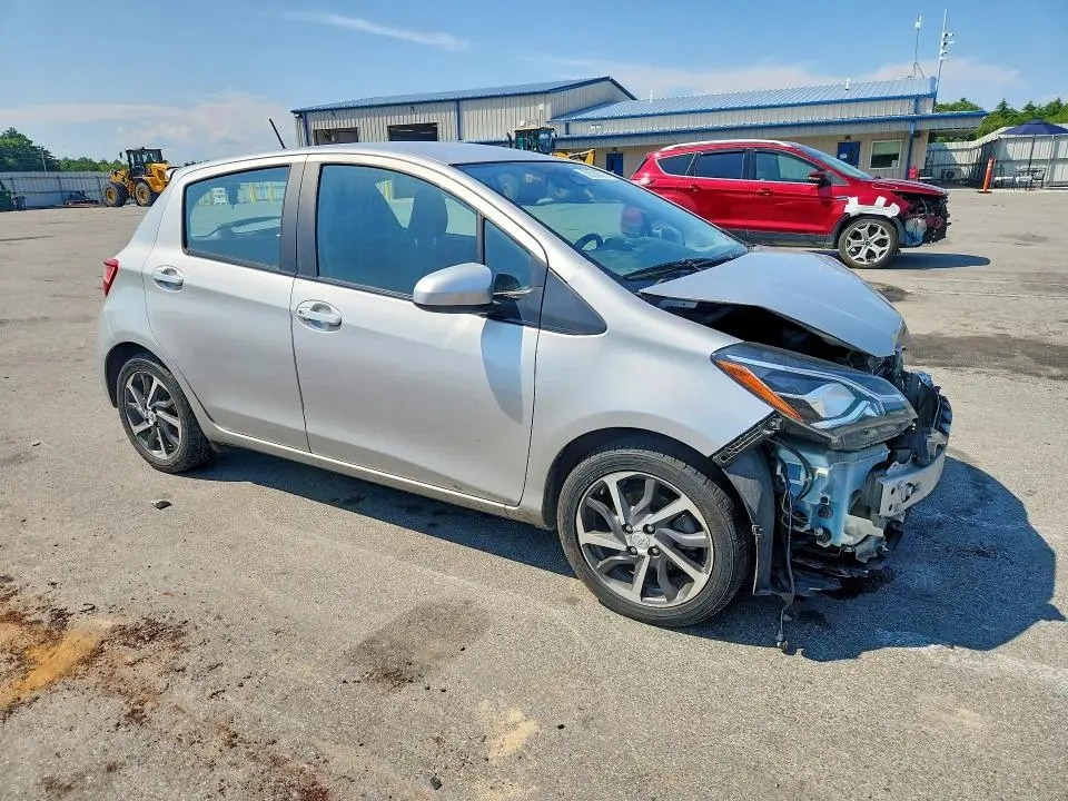2018 TOYOTA YARIS 5-DOOR SE  