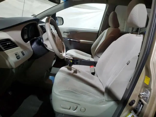 2011 TOYOTA SIENNA LE  