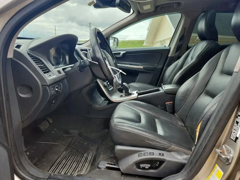 2015 VOLVO XC60 T6 PREMIER+  