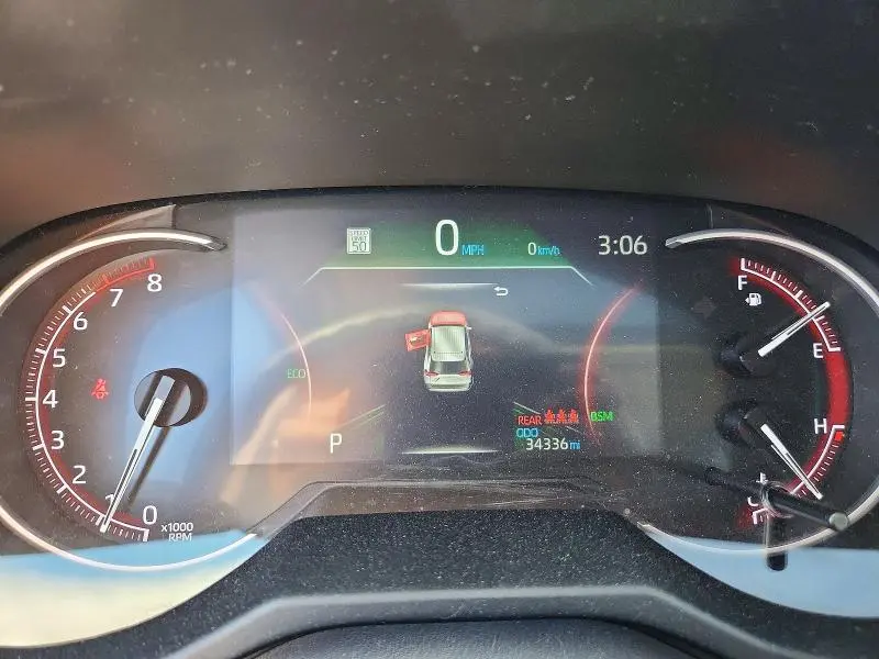 2024 TOYOTA RAV4 XLE  