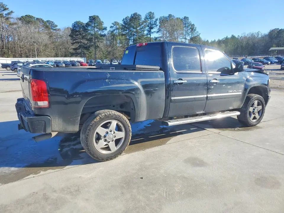 2011 GMC SIERRA K2500 DENALI  