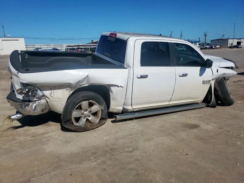 2016 RAM 1500 SLT  