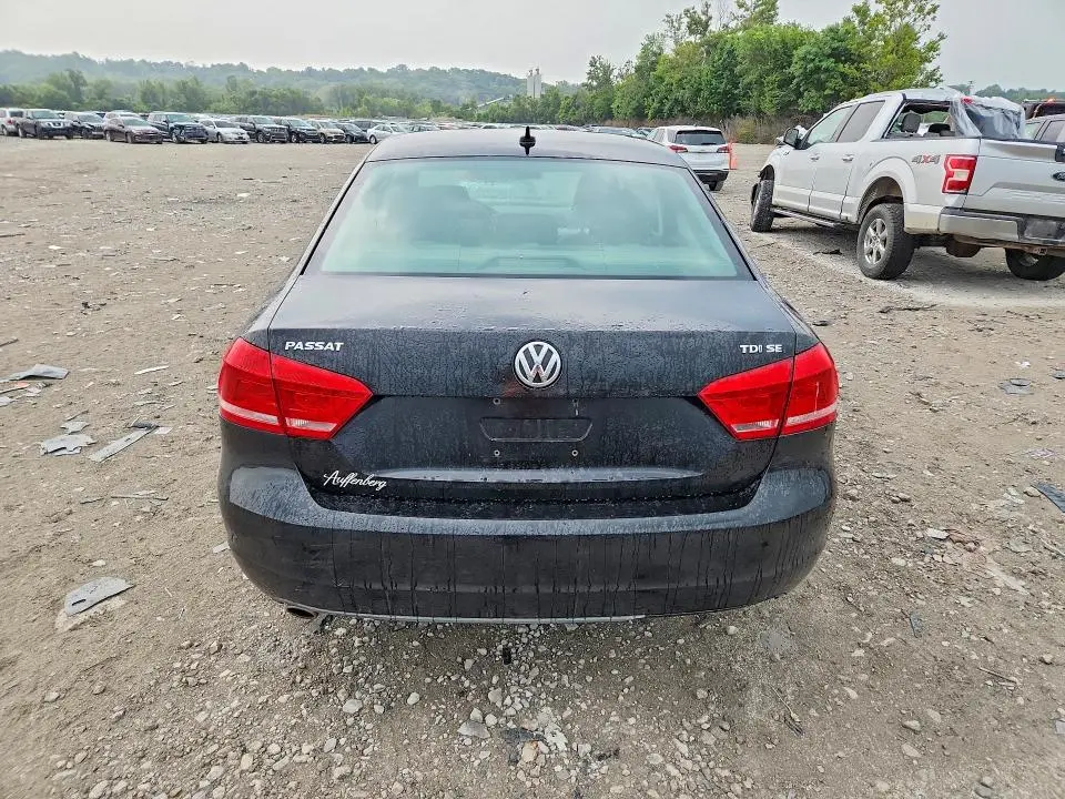 2013 VOLKSWAGEN PASSAT SE  