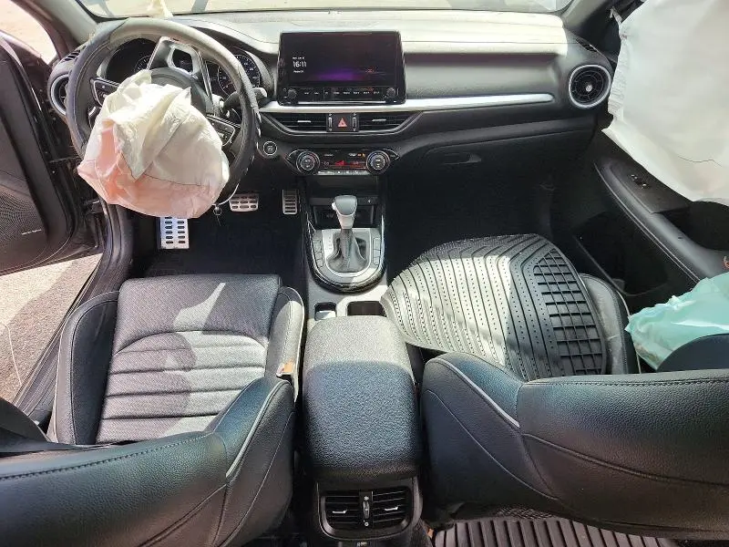2023 KIA FORTE GT LINE  