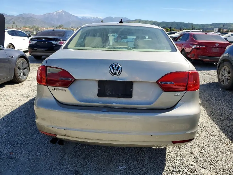 2014 VOLKSWAGEN JETTA SE  