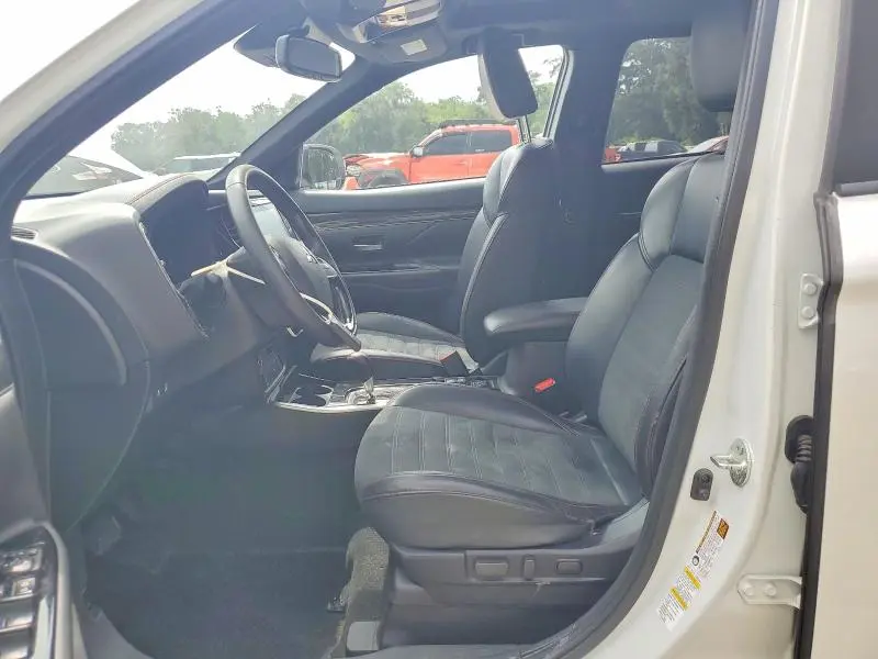 2020 MITSUBISHI OUTLANDER SE  