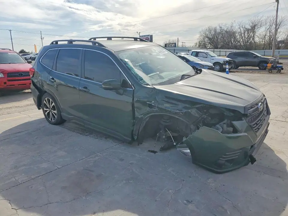 2024 SUBARU FORESTER LIMITED  