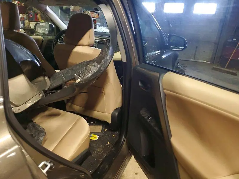2013 TOYOTA RAV4 LE  