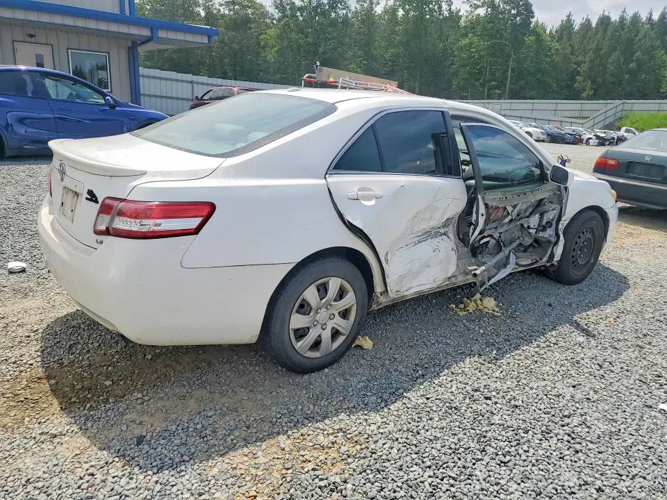 2010 TOYOTA CAMRY LE  