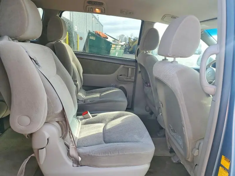 2010 TOYOTA SIENNA CE  