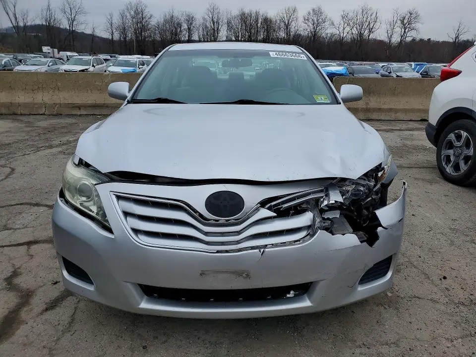 2011 TOYOTA CAMRY LE  