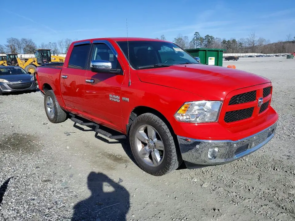 2015 RAM 1500 SLT  