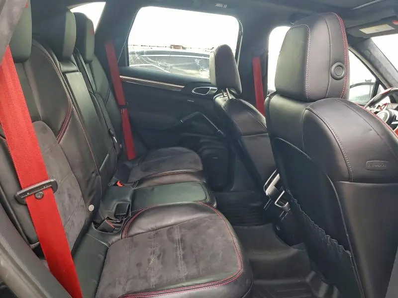 2017 PORSCHE CAYENNE GTS  