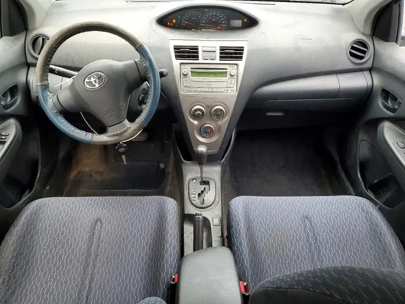 2011 TOYOTA YARIS BASE  