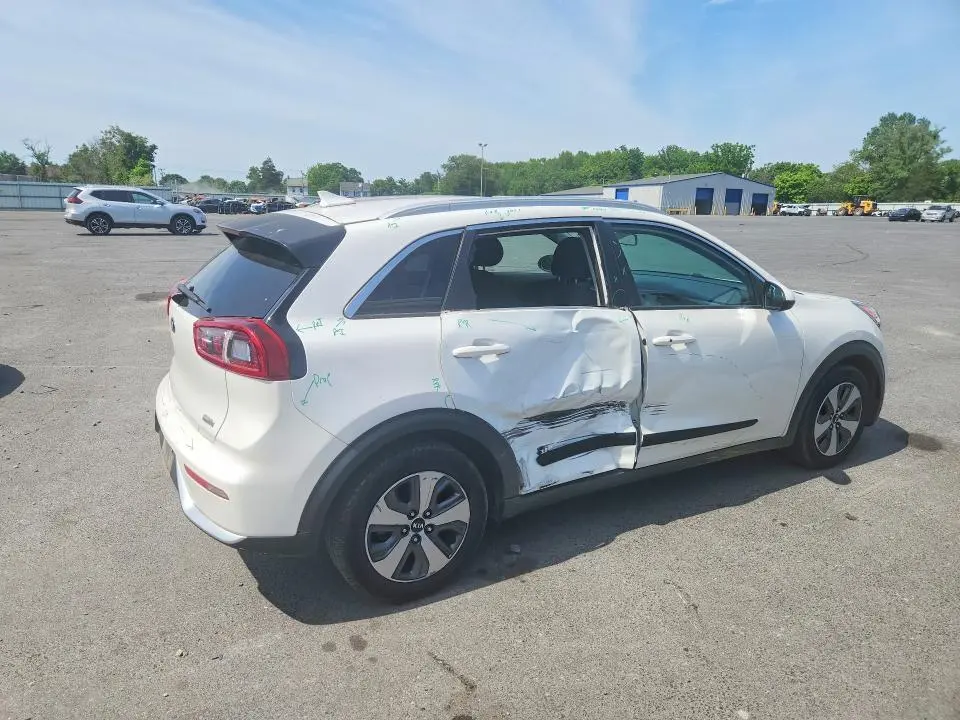2018 KIA NIRO LX  