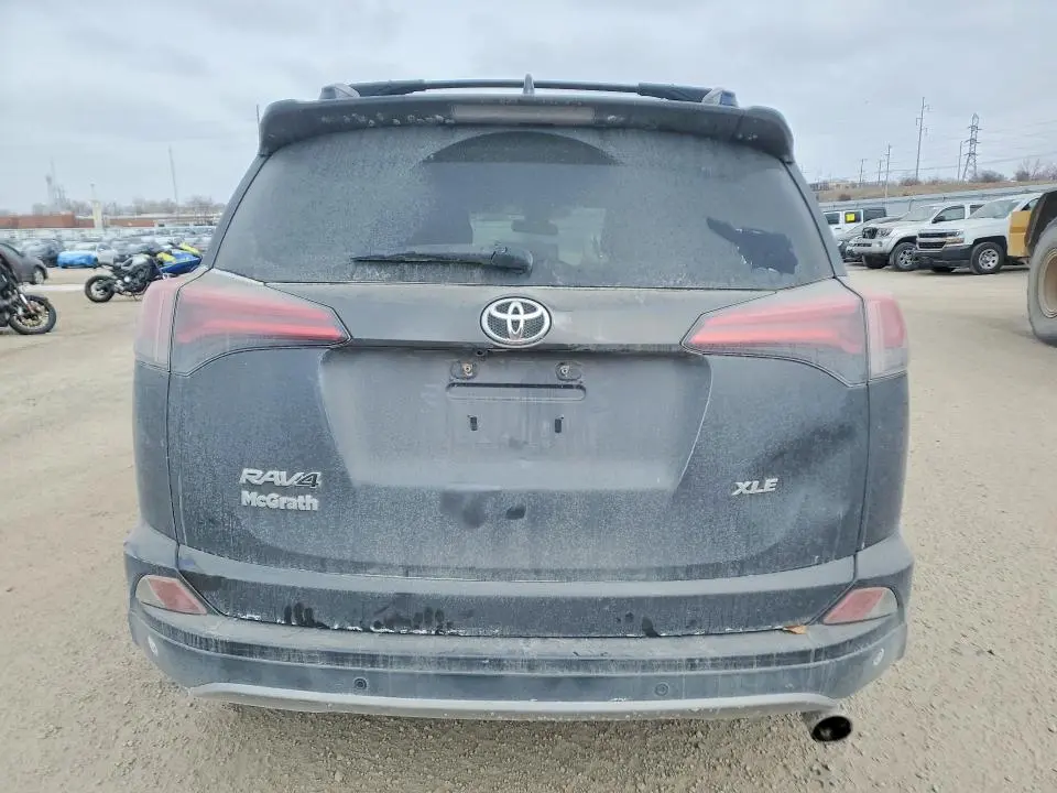 2018 TOYOTA RAV4 XLE  