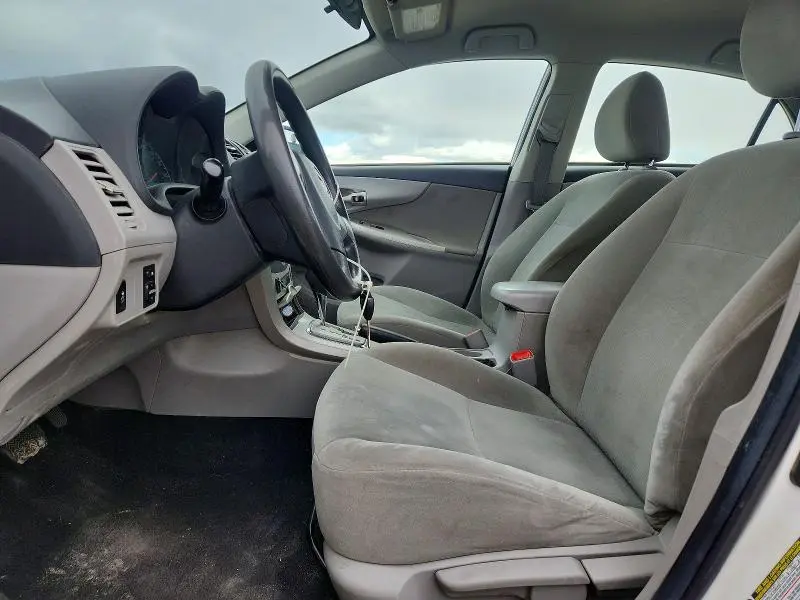 2011 TOYOTA COROLLA LE  